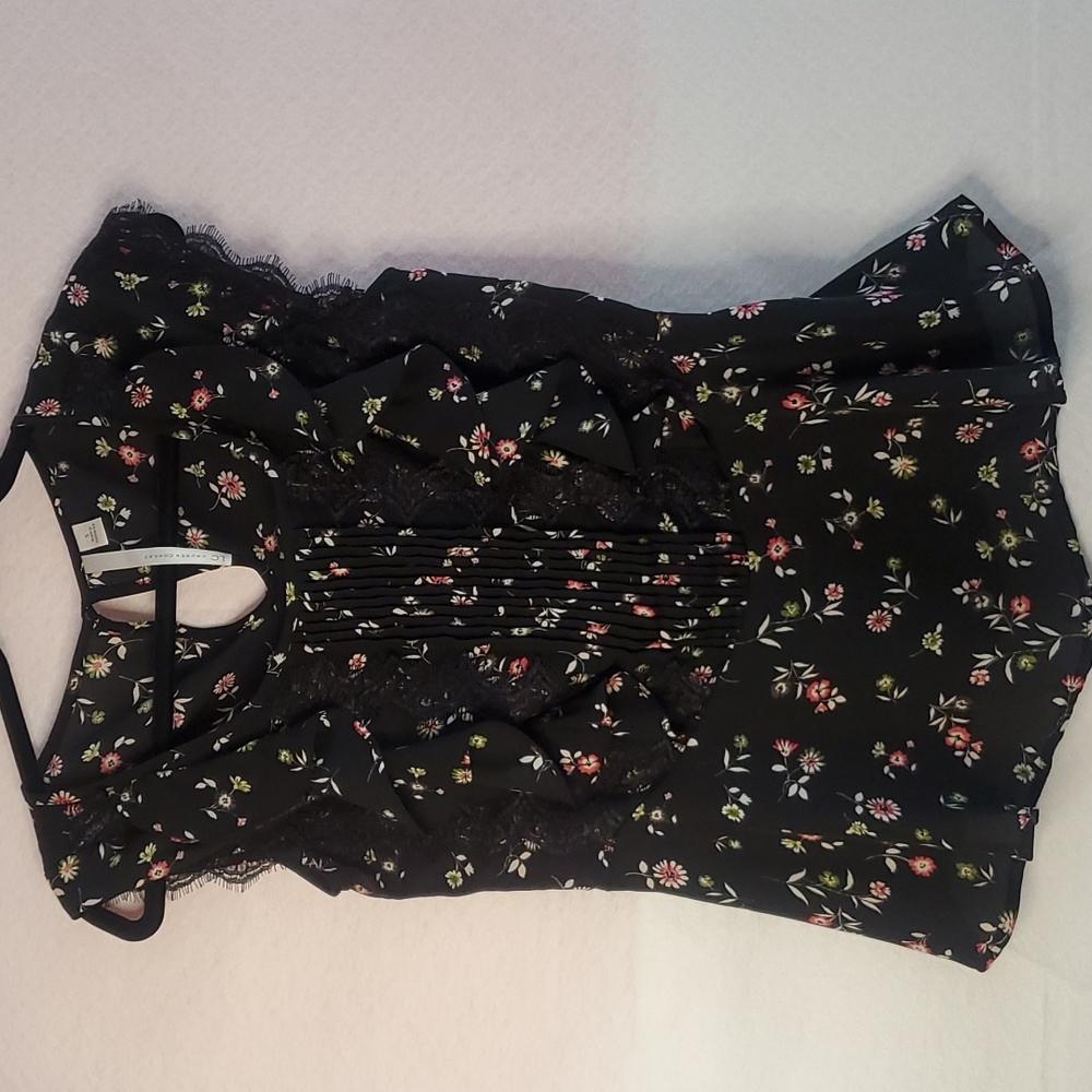 Women flower sleeveless top